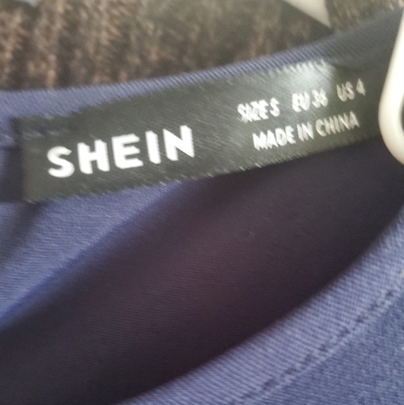 SHEIN TIERED SMOCK DRESS - Picture 4 of 5